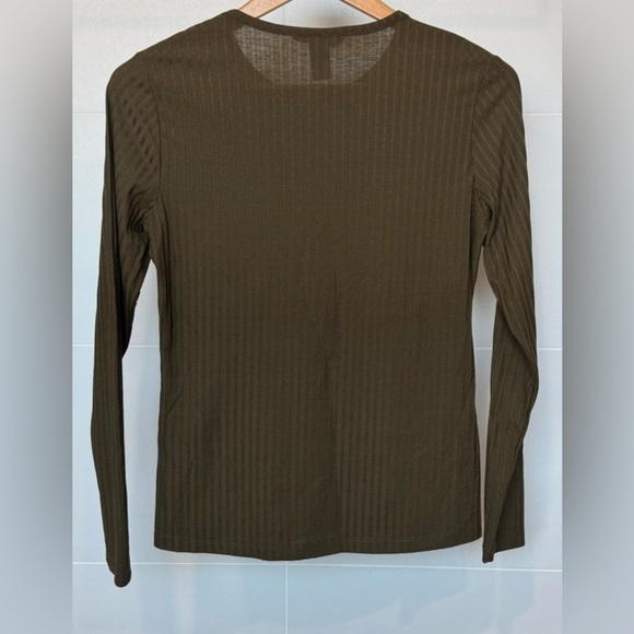 H&M Olive Green Ribbed Long Sleeve Top - Size Medium - Picture 3 of 4